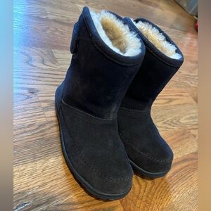 Navy Suede Boots from LL Bean with Sheep Fur Lining, little kids size 11, unisex